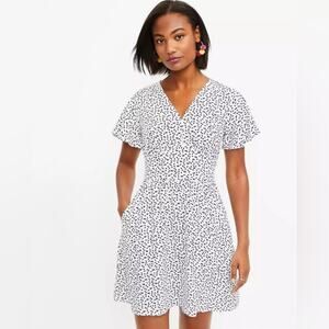 NEW LOFT Floral Flutter V-Neck White Black Pocket Dress sz 8